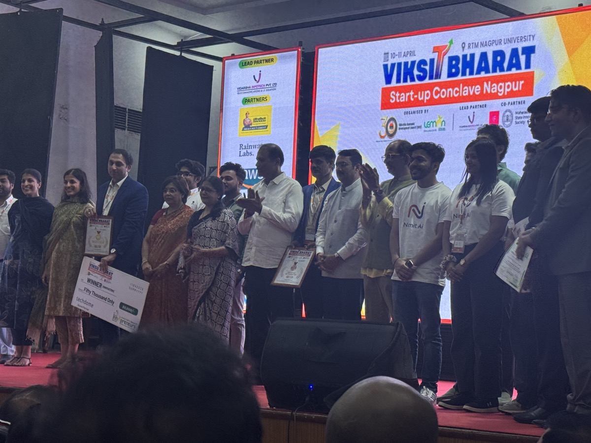 All Innopreneurs Season 12 Top 10 winners on stage at Viksit Bharat Conclave RTMNU Nagpur