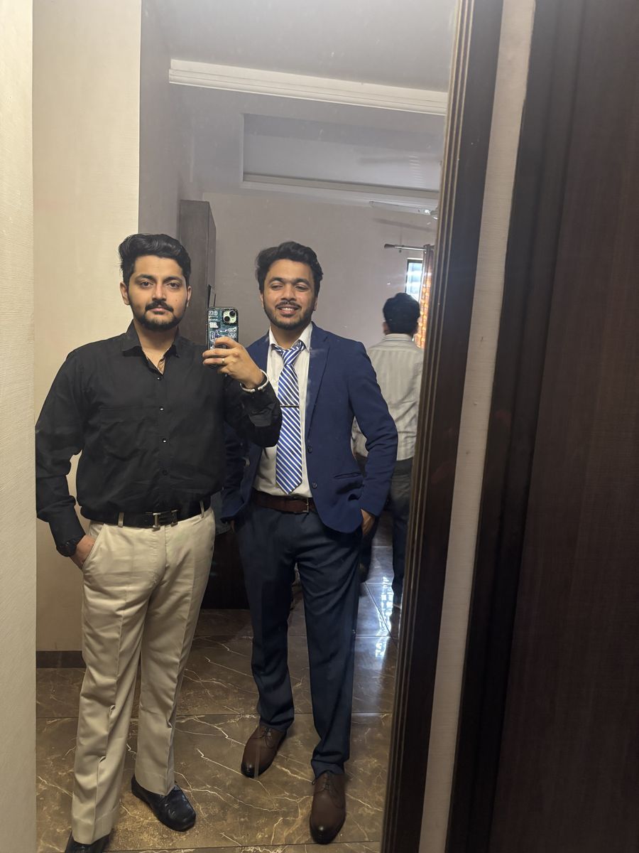 Co-founders Nilansh Gupta and Archit Dhir getting ready before Innopreneurs Season 12 in Nagpur