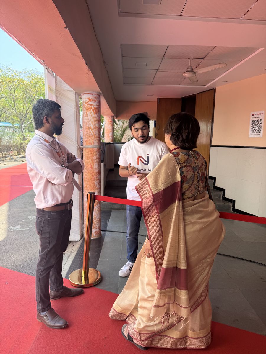 Nilansh Gupta in conversation with Rina Sinha, President of VED Council, at the Innopreneurs Season 12 Viksit Bharat Conclave, Nagpur